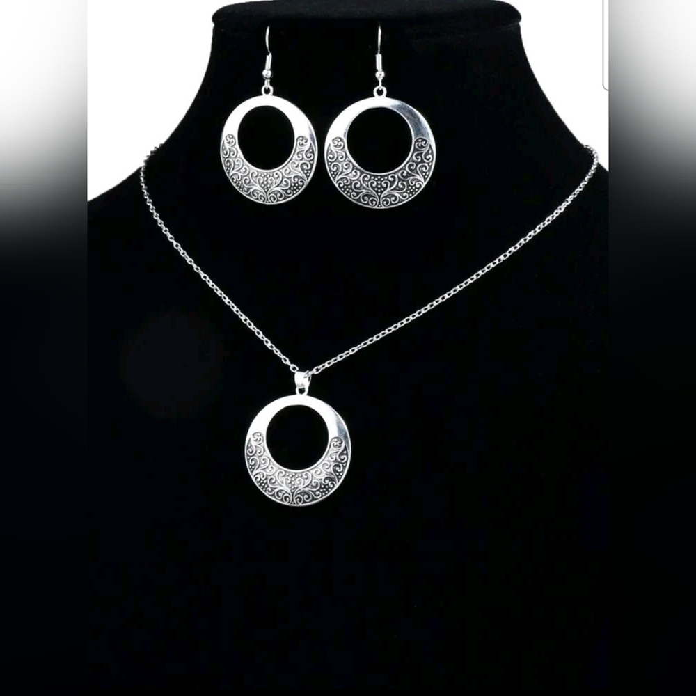 Necklace set